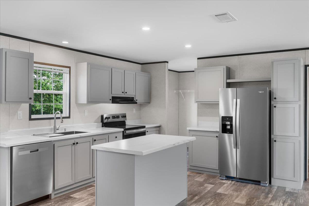 9060 sarah drive, polk city, florida 33868 (sold) interior and kitchen home features