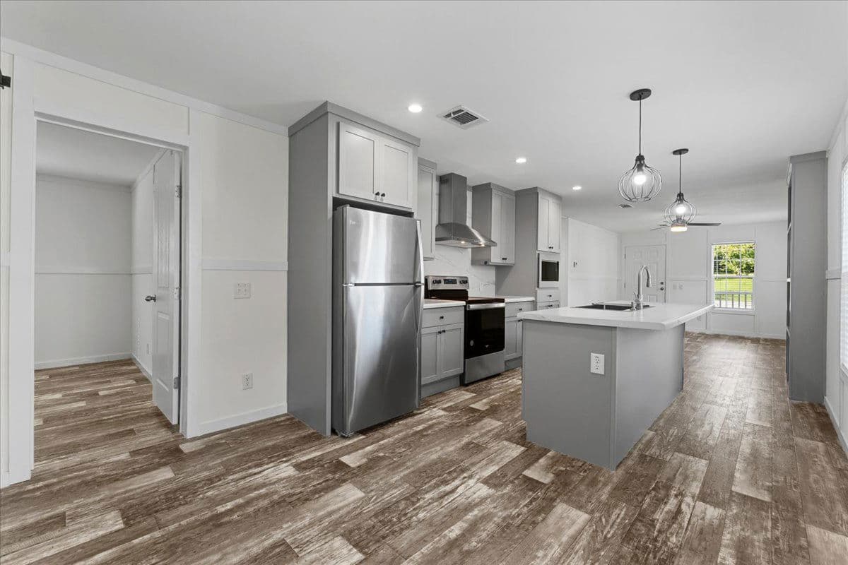 2270 griffin road, bartow, florida 33830 (for sale) $204,992 interior and kitchen home features