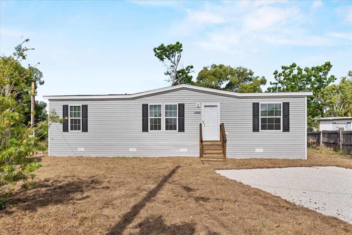 1909 pleasure drive, holiday, florida 34691 (forsale) $210,999 hero home features