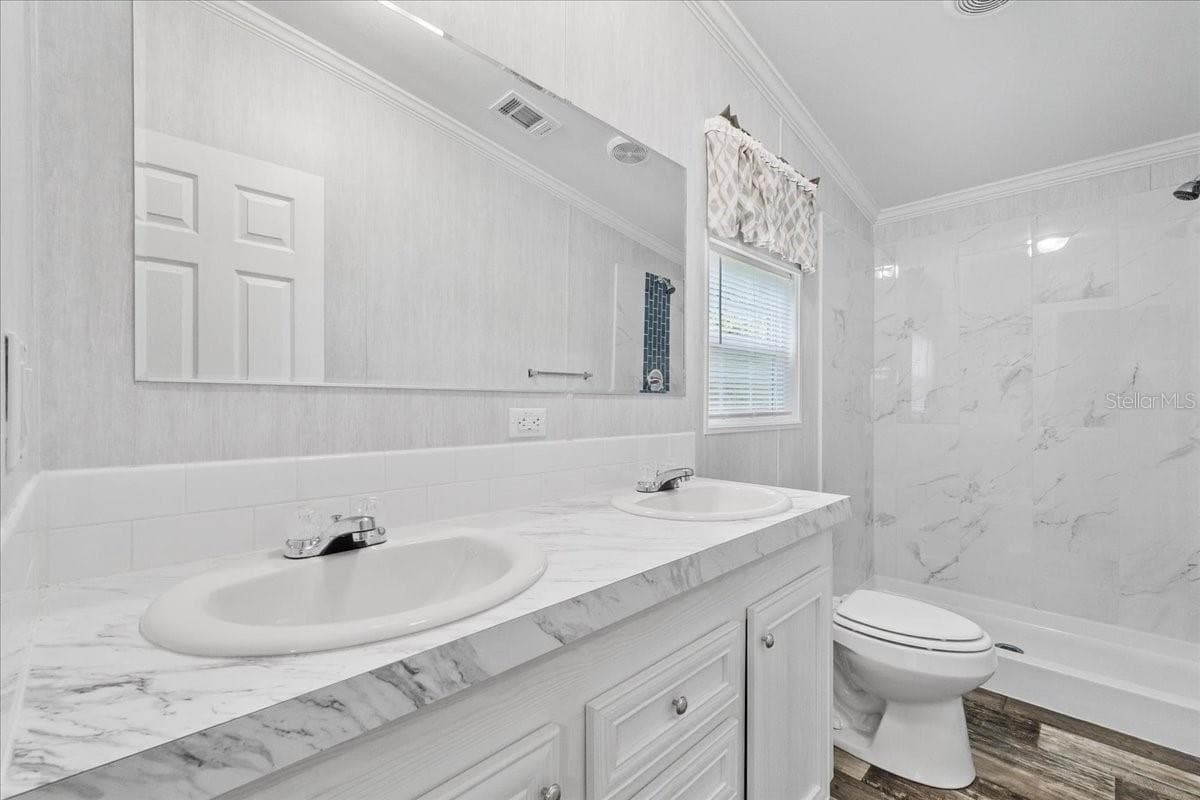 18437 15th ave, orlando, fl 32833 (sold)  home features