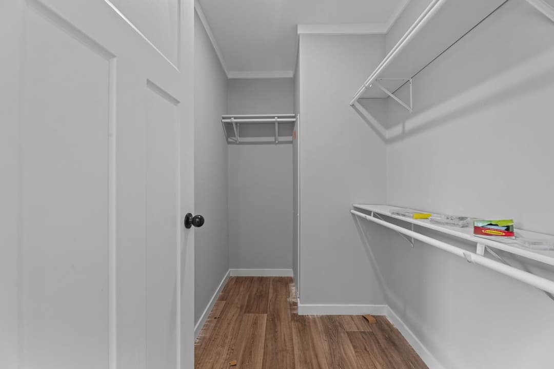 Helix 16763n interior home features