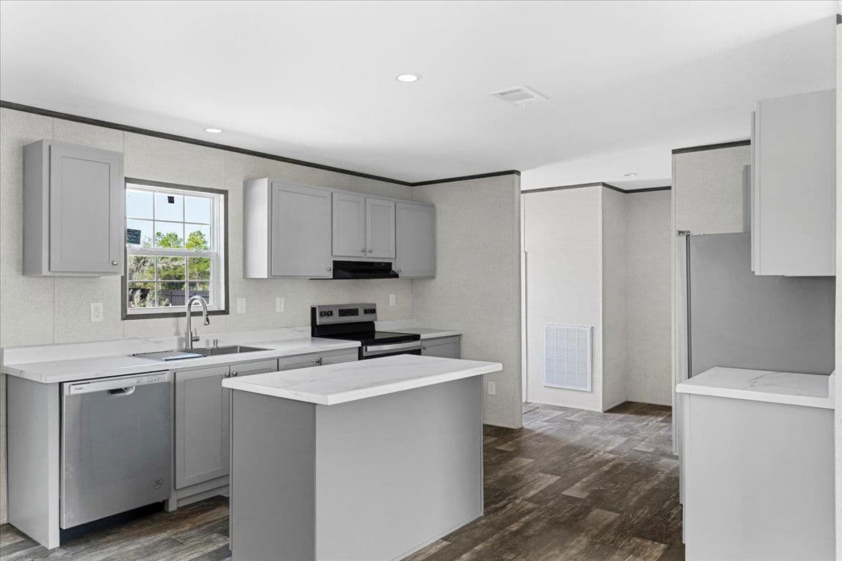 114 mark avenue, lady lake, florida 32159 (sold) 265,300 interior and kitchen home features