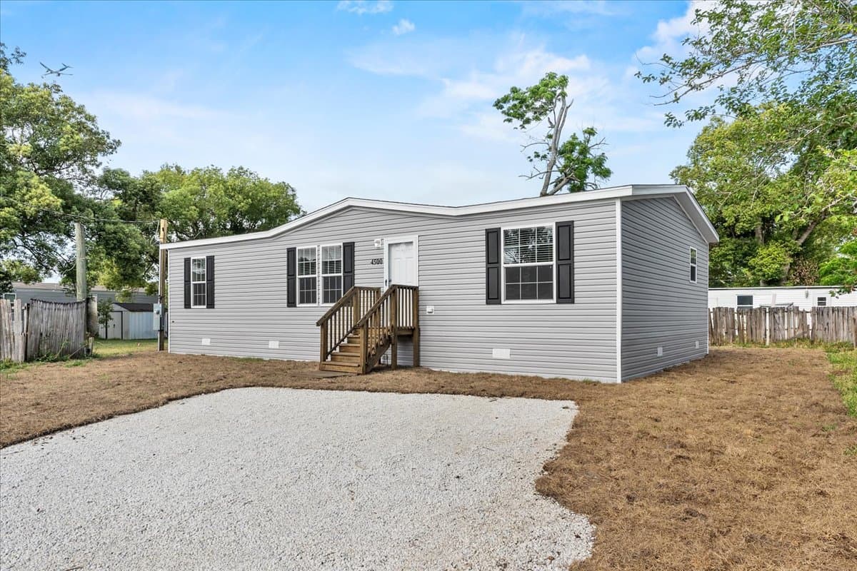 1909 pleasure drive, holiday, florida 34691 (forsale) $210,999  home features