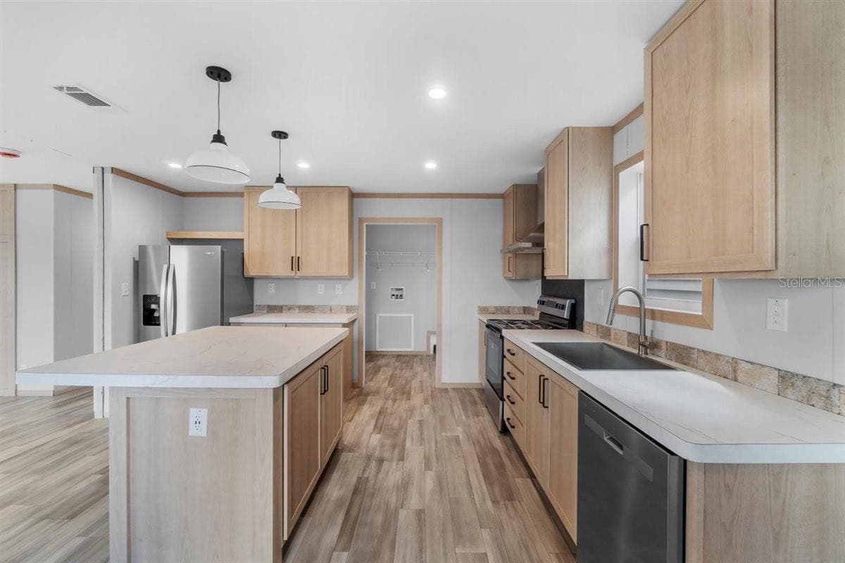 24116 armadillo rd, astor, fl 32102 (for sale) $248,995  home features