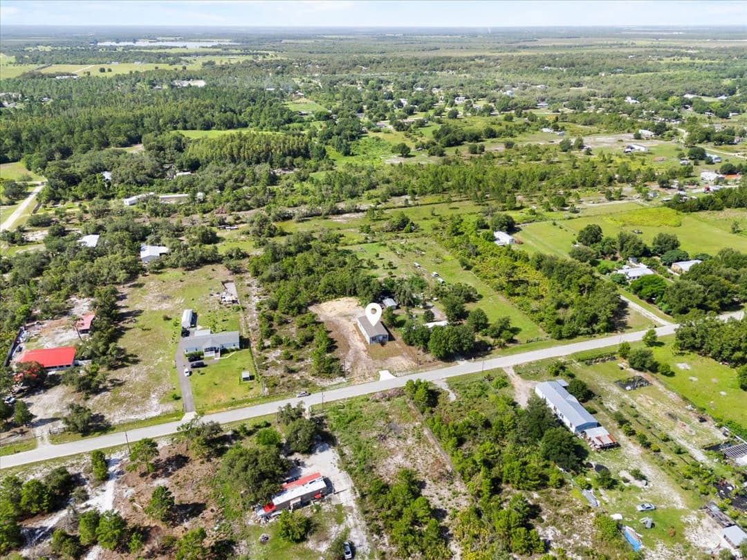 909 lake thomas road, lake wales, florida 33898 (pending)  exterior home features