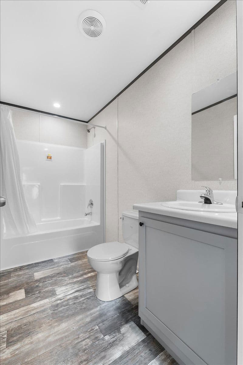 9060 sarah drive, polk city, florida 33868 (sold) interior and bathroom home features