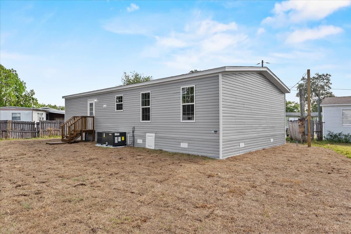 1909 pleasure drive, holiday, florida 34691 (forsale) $210,999  home features